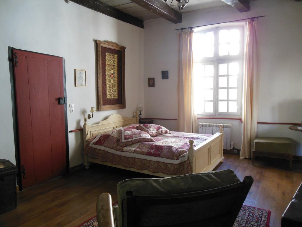 Auberge Lion D'Or Saint-Antonin Quarto foto