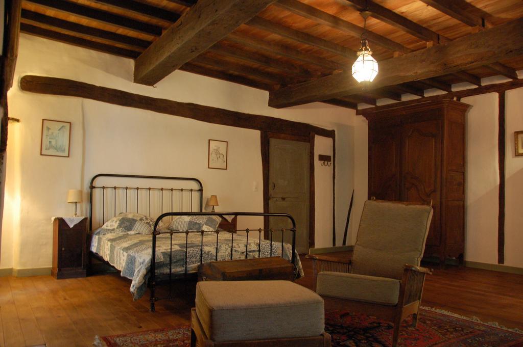 Auberge Lion D'Or Saint-Antonin Quarto foto