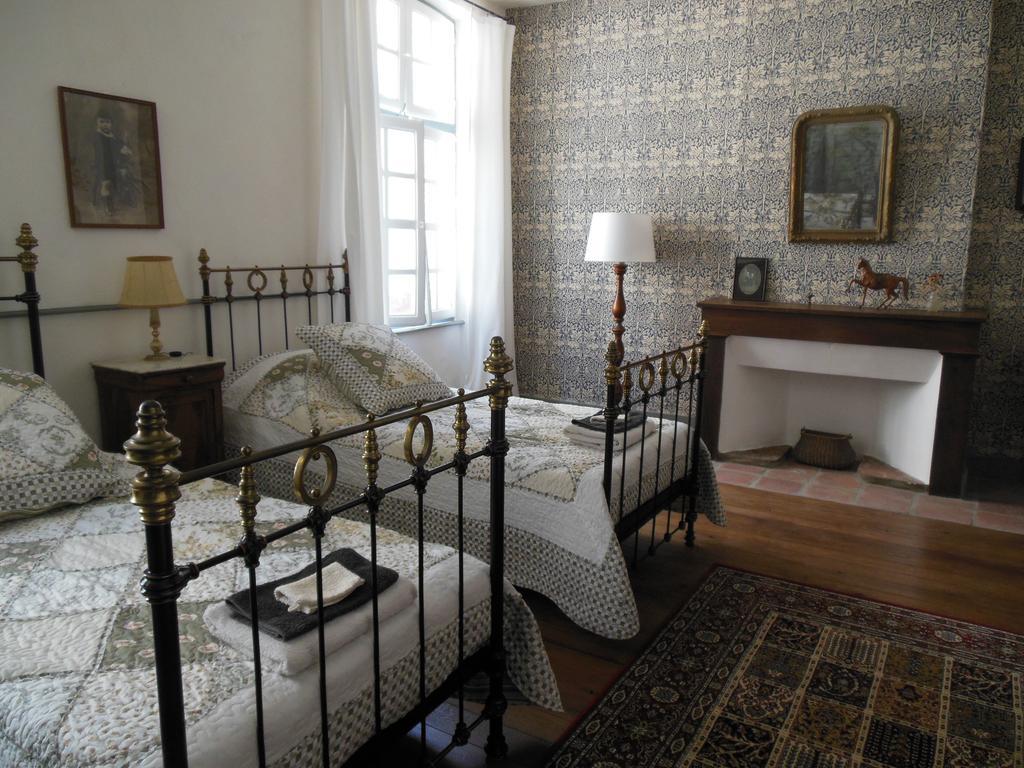 Auberge Lion D'Or Saint-Antonin Quarto foto