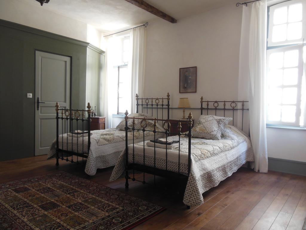 Auberge Lion D'Or Saint-Antonin Quarto foto
